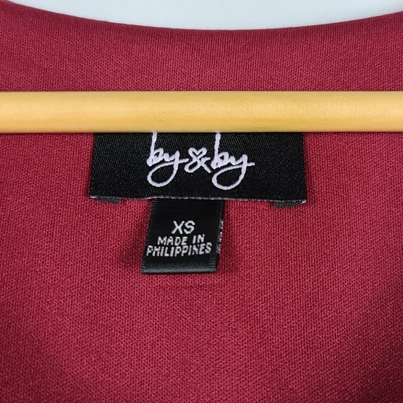 Maroon Belted High-low Sleeveless Sheath Dress - Picture 3 of 11